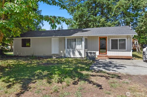 18517 96th Ave Nw, Stanwood, WA, 98292-9197 | Card Image
