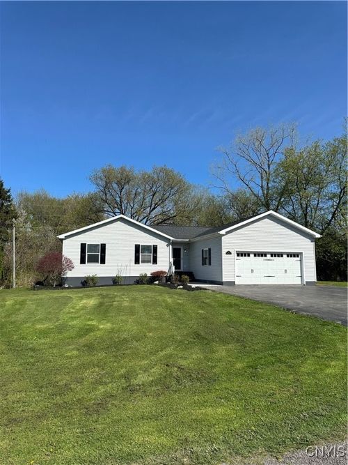 50 Elmhurst Cir, Auburn, NY, 13021-8400 | Card Image