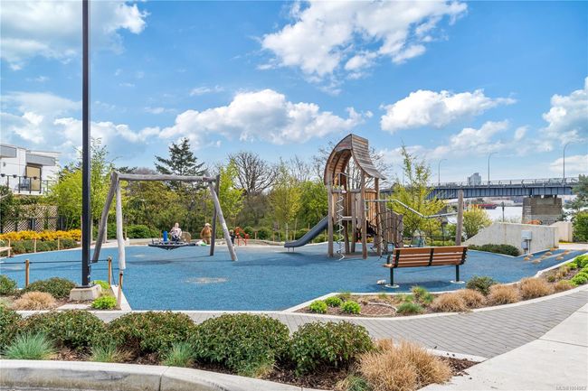 109 - 757 Tyee Rd, Condo with 2 bedrooms, 2 bathrooms and 2 parking in Victoria BC | Image 33