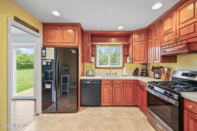 6 Keats Ct, House other with 3 bedrooms, 3 bathrooms and null parking in Manalapan NJ | Image 9