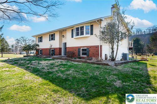 1 Cross Creek Ln, Upper Black Eddy, PA, 18972-9113 | Card Image