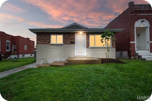4233 Delor St, Saint Louis, MO, 63116-2353 | Card Image
