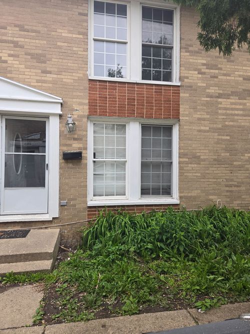 2110-2110 Hebron Ave, Zion, IL, 60099-2204 | Card Image