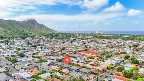 front-a-b-c-3331 Hayden St, Honolulu, HI, 96815-4379 | Card Image