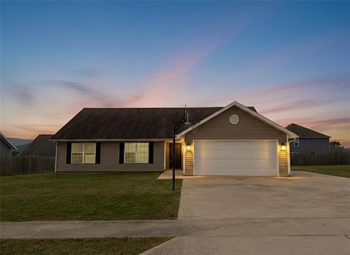 1461 General Parson Dr, Prairie Grove, AR, 72753-8035 | Card Image