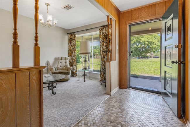 Spacious formal living space | Image 4