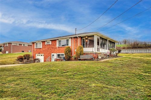 622 Bovard Luxor Rd, Greensburg, PA, 15601-7775 | Card Image