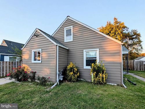 8102 Cornwall Rd, DUNDALK, MD, 21222-6059 | Card Image