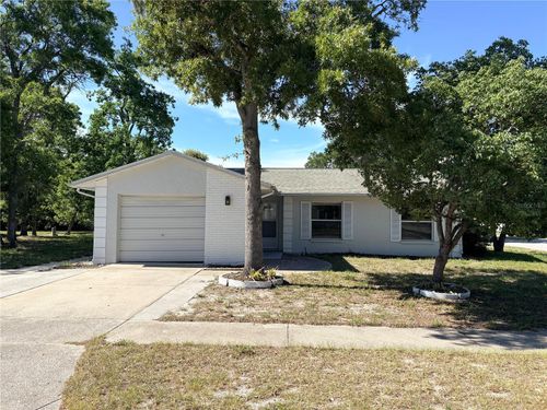 8907 Wayward Cir, HUDSON, FL, 34667-2783 | Card Image