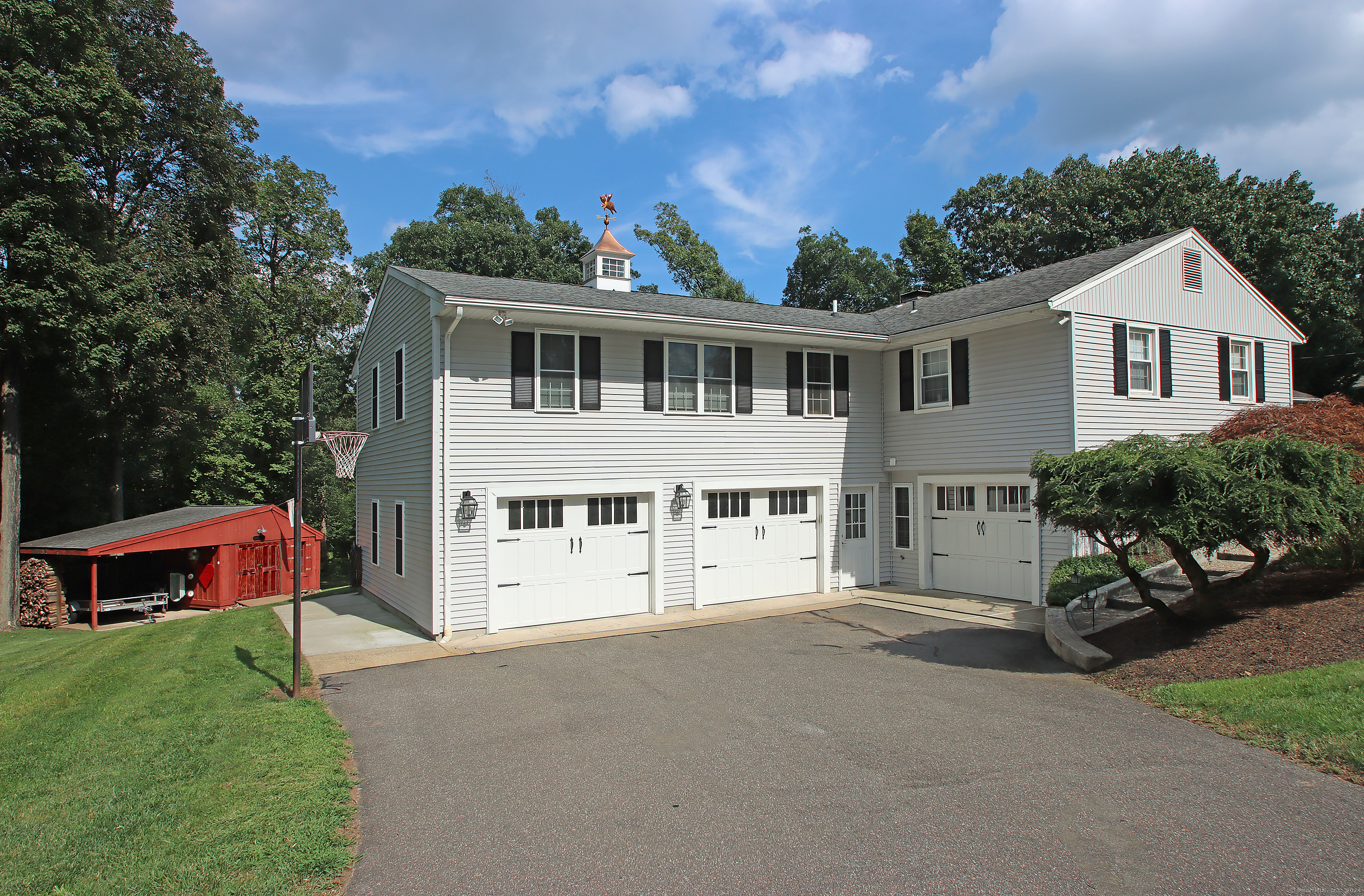 Maltby Ln, Northford, CT 06472