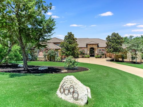 6000 Lantern View Dr, Jonestown, TX, 78645-4667 | Card Image