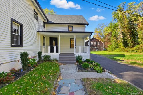39 Cox Ave, North Castle, NY, 10504-2013 | Card Image
