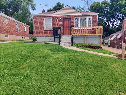 8338 Willett Ave, Jennings, MO, 63136-1344 | Card Image