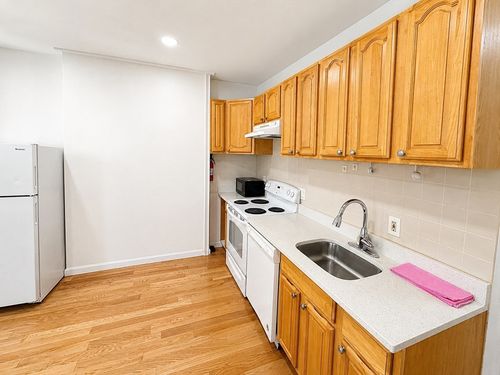 c-74 Tyler St, Boston, MA, 02111-1815 | Card Image