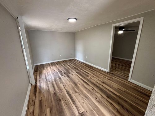 unit-b-211 #B W South St, Alvin, TX, 77511-3408 | Card Image