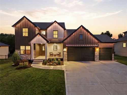 2102 Foxtail Dr, Kearney, MO, 64060-8330 | Card Image