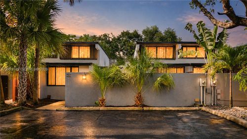 6439 Lemon Tree Ln, Miami Lakes, FL, 33014-6021 | Card Image