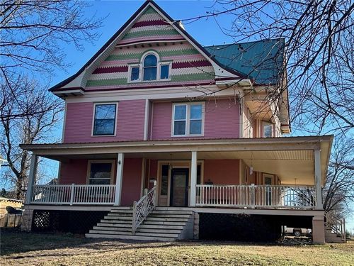 1530 Grand Ave, Parsons, KS, 67357-4261 | Card Image