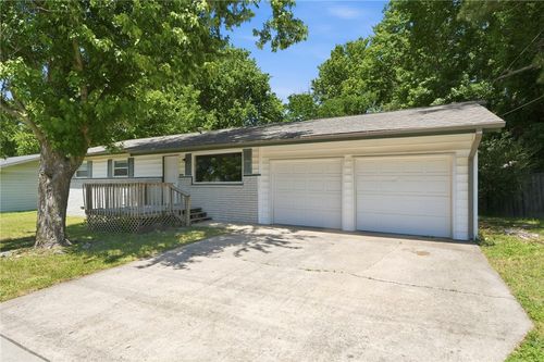 2908 W Mount Comfort Rd, Fayetteville, AR, 72704-5717 | Card Image