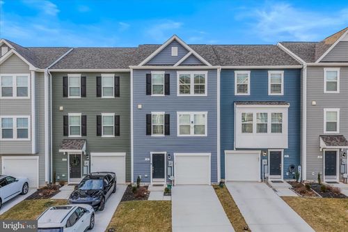 19 Clifton Mnr, FALLING WATERS, WV, 25419-1788 | Card Image