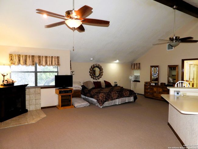 3078 Goat Hill Rd, House other with 4 bedrooms, 4 bathrooms and null parking in Lakehills TX | Image 38