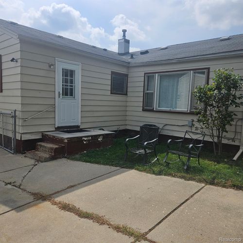 14337 Leonard Ave, Warren, MI, 48089-2861 | Card Image