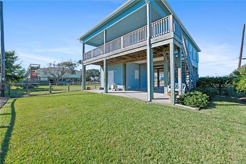 1304 S Church St, Rockport, TX, 78382-2208 | Card Image