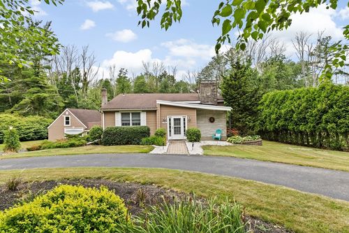 190 Holmes St, Hanson, MA, 02341-1672 | Card Image
