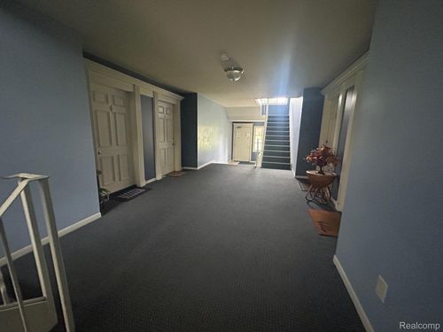 apt-5-436 Fox Hills Dr, Bloomfield Hills, MI, 48304-1351 | Card Image