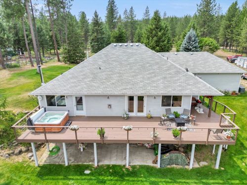 32410 N Ridge Rd, Chattaroy, WA, 99003-9618 | Card Image