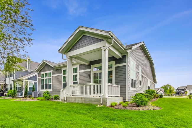 2811 Parkside Cir, House other with 3 bedrooms, 3 bathrooms and 2 parking in Glenview IL | Image 34