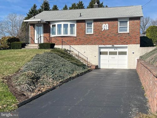 550 N 5th St, HAMBURG, PA, 19526-1002 | Card Image