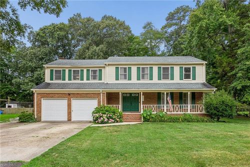 112 Breezy Point Dr, Yorktown, VA, 23692-3315 | Card Image
