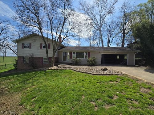 2000 Shady Ln, Zanesville, OH, 43701-9673 | Card Image