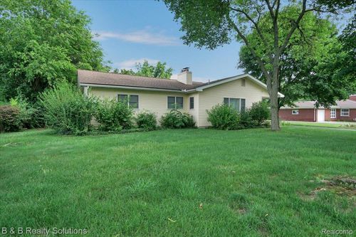 3423 Nichols Rd, Auburn Hills, MI, 48326-3835 | Card Image