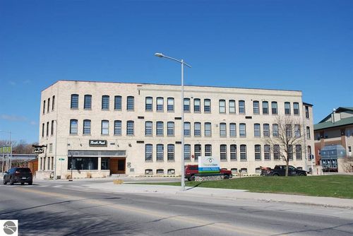 206-400 W Front St, Traverse City, MI, 49684-2802 | Card Image