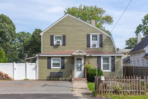 91 Lake St, Tewksbury, MA, 01876-4420 | Card Image