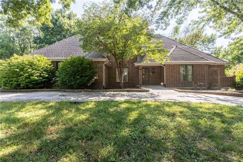 715 Sunset Ln, Belton, MO, 64012-4919 | Card Image