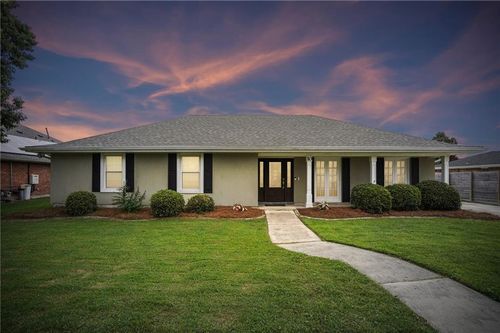 10 Glacier St, Kenner, LA, 70065-1007 | Card Image