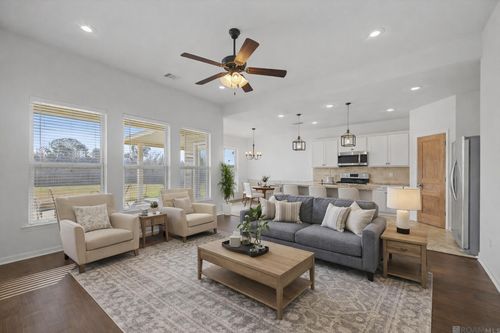 32440 Curtis Cv, Denham Springs, LA, 70706-2915 | Card Image
