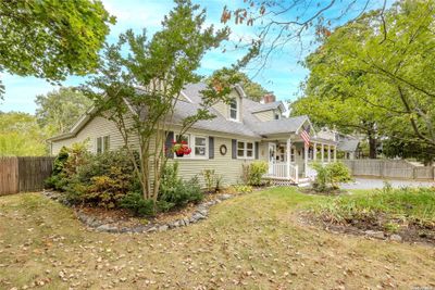 218 Oakwood Avenue, House other with 5 bedrooms, 3 bathrooms and null parking in Bayport NY | Image 2