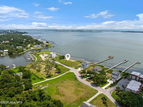 4729 S Shore Dr, Morehead City, NC, 28557-2715 | Card Image