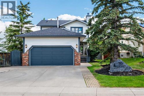 70 W Mackay Cres, Cochrane, AB, T4C1J7 | Card Image