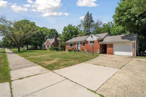 18140 Westover Ave, Southfield, MI, 48075-4124 | Card Image