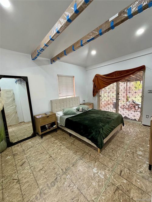 16560 La Salle Ave, Detroit, MI, 48221-3115 | Card Image