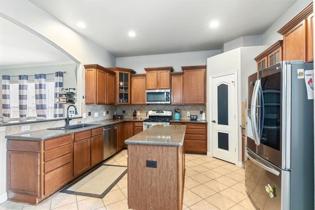 28627 Lockeridge View Dr, House other with 5 bedrooms, 3 bathrooms and 2 parking in Spring TX | Image 15