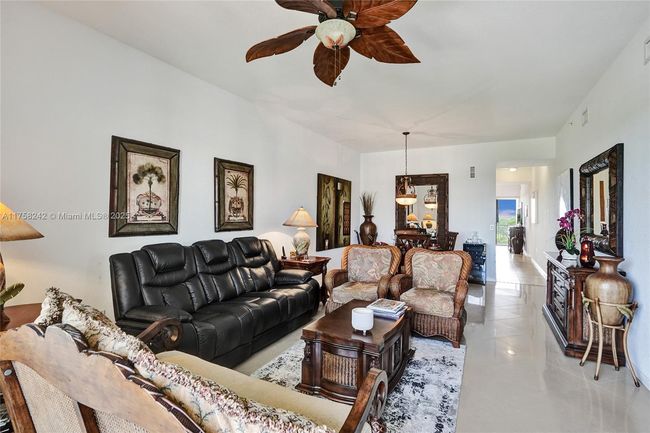 APT-501 - 3500 Oaks Clubhouse Dr, Condo with 3 bedrooms, 2 bathrooms and null parking in Pompano Beach FL | Image 41