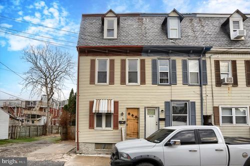 826 Fern Pl, YORK, PA, 17404-3101 | Card Image