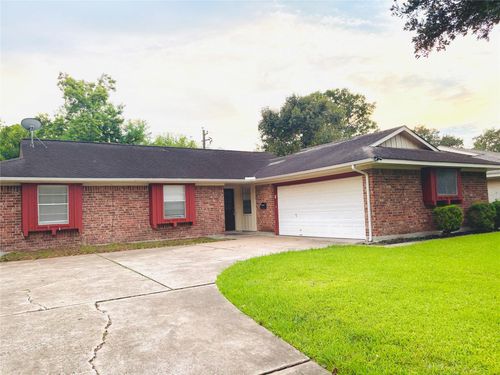 5711 Braesvalley Dr, Houston, TX, 77096-2911 | Card Image