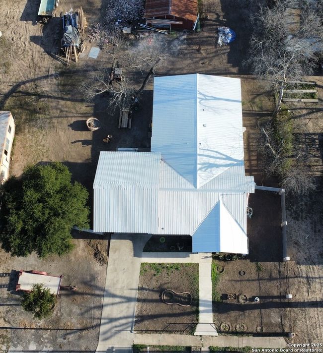 713 Boone St, House other with 2 bedrooms, 2 bathrooms and null parking in Uvalde TX | Image 31